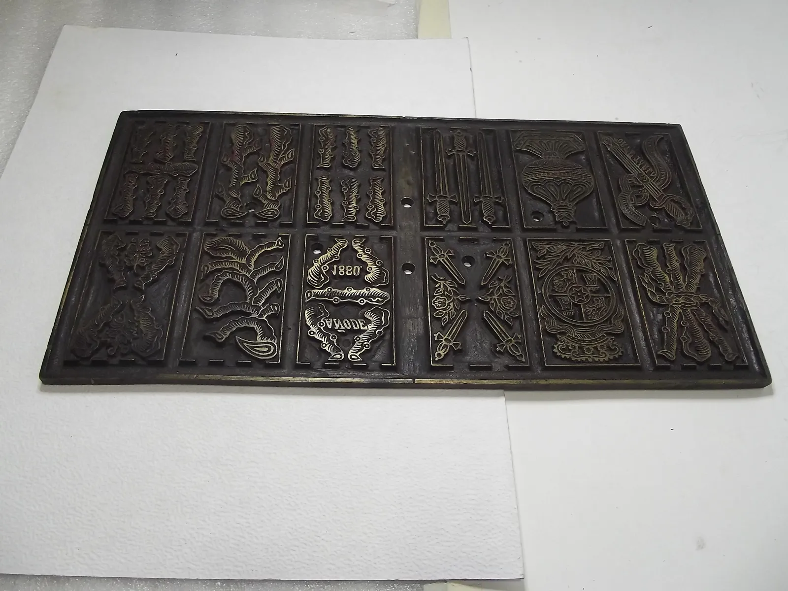 Plancha de bronce para naipes