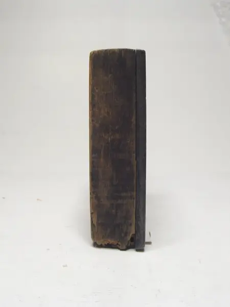 Grabado en plomo con base de madera