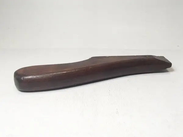 Instrumento de metal con madera