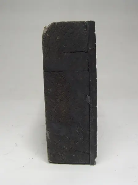 Grabado en plomo con base de madera
