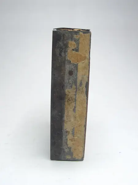 Grabado en plomo con base de madera