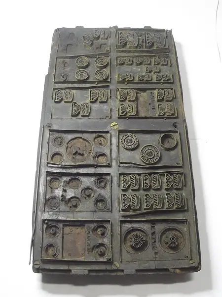 Plancha de lámina de latán con base de madera para imprimir naipes
